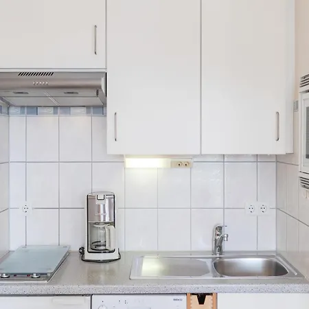 Mit Grossem Balkon Im Seepark * Sellin (Rugen)