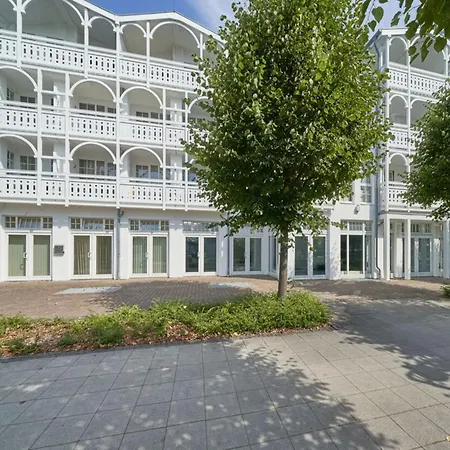 Mit Grossem Balkon Im Seepark Apartment Sellin (Rugen)